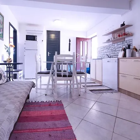 Apartment Get In Peroj