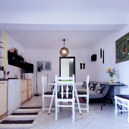 Get In Apartment Peroj