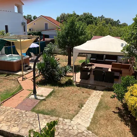 Get In Apartament Peroj