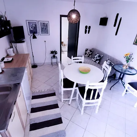 Apartment Get In *