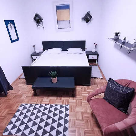 Apartment Get In *